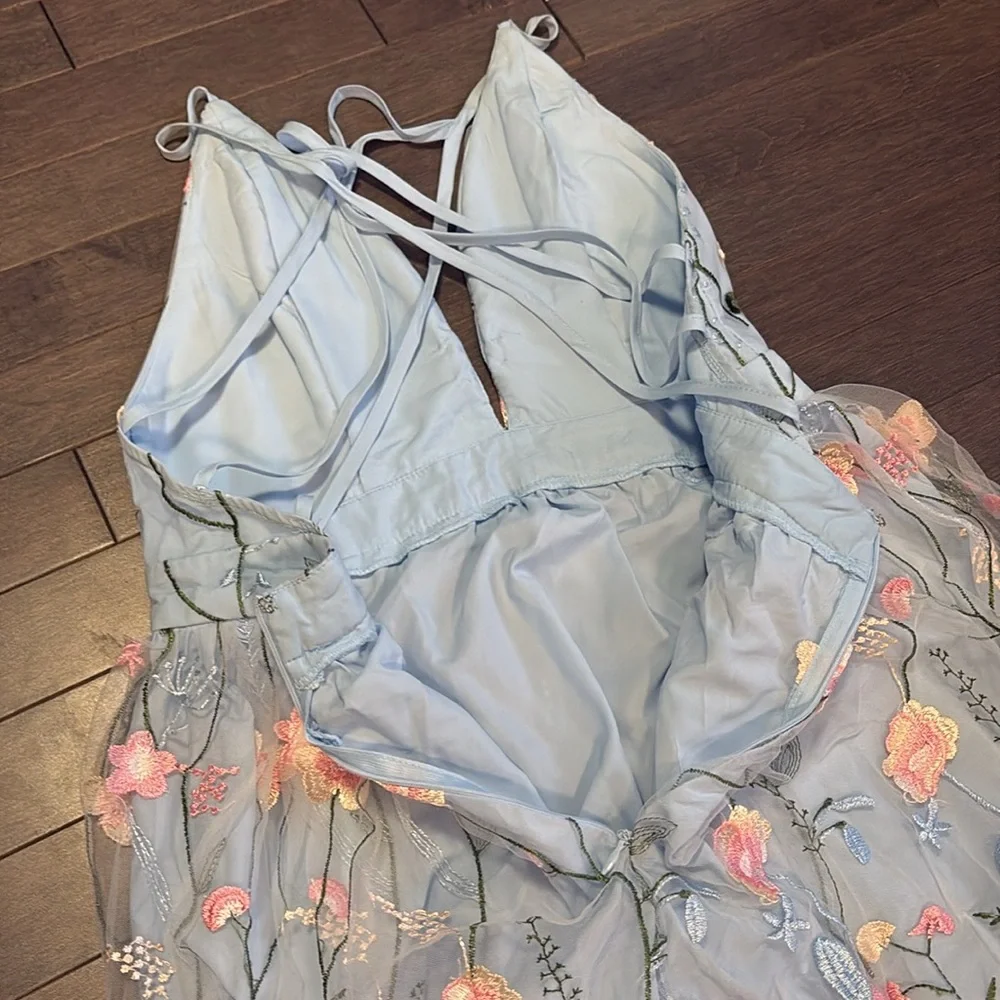 Backless Light Blue Shein Embroidered Floral Halter Dress Women’s M - Picture 12 of 14